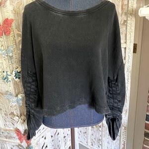 White Crow Cropped Sweatshirt w/Ruched Sleeves Large